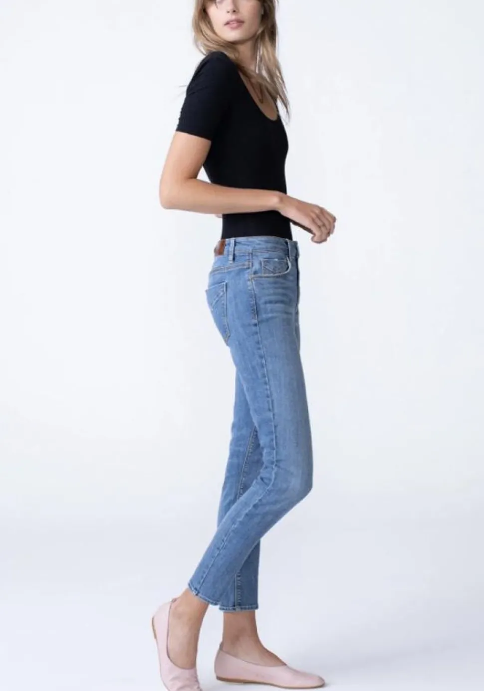 Unpublished Jeans- Olivia In Vivid