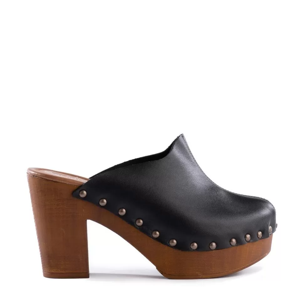 Seychelles Clog- Go All Out Black Clog